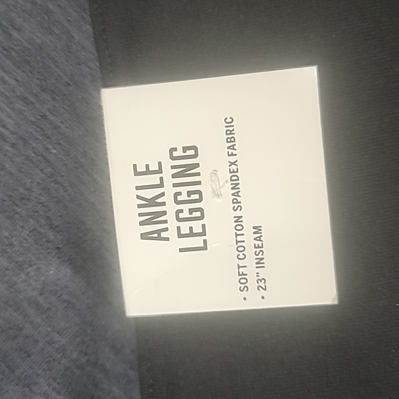 NWT Medium Victoria Secret Grey Ankle Leggings - Picture 2 of 4